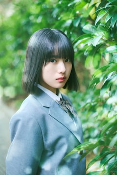 乃木坂46、6期生夏組・小津玲奈＆増田三莉音の撮り下ろし制服写真と 