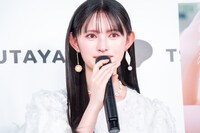 母からの手紙に感涙する菅田愛貴（超ときめき♡宣伝部）。