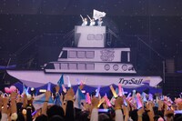 「TrySail 10周年出航ライブ “FlagShip” in 日本武道館」の様子。