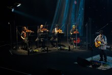 「ホールツアー2025 Quruli Voyage ～くるりと弦楽四重奏～」東京公演の様子。（撮影：山本光恵）