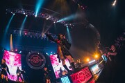 「INUWASI 5th ANNIVERSARY BANDSET LIVE TOUR〝 狗鷲雷閃 〟」ファイナル公演の様子。（撮影：真島洸）