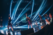 「INUWASI 5th ANNIVERSARY BANDSET LIVE TOUR〝 狗鷲雷閃 〟」ファイナル公演の様子。（撮影：真島洸）