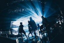 「INUWASI 5th ANNIVERSARY BANDSET LIVE TOUR〝 狗鷲雷閃 〟」ファイナル公演の様子。（撮影：真島洸）