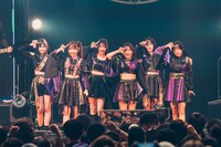 「INUWASI 5th ANNIVERSARY BANDSET LIVE TOUR〝 狗鷲雷閃 〟」ファイナル公演の様子。（撮影：真島洸）