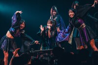 「INUWASI 5th ANNIVERSARY BANDSET LIVE TOUR〝 狗鷲雷閃 〟」ファイナル公演の様子。（撮影：真島洸）