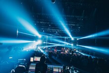 「INUWASI 5th ANNIVERSARY BANDSET LIVE TOUR〝 狗鷲雷閃 〟」ファイナル公演の様子。（撮影：真島洸）