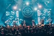 「INUWASI 5th ANNIVERSARY BANDSET LIVE TOUR〝 狗鷲雷閃 〟」ファイナル公演の様子。（撮影：真島洸）