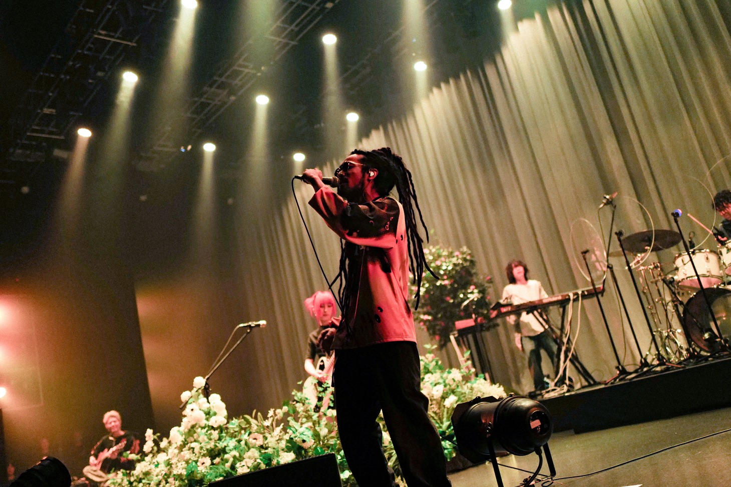 Imu Sam（S.A.R.）が参加した「CHAOS」パフォーマンスの様子。（Photo by Goku Noguchi）