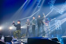 OWVとOCTPATHのコラボパフォーマンスの様子。（撮影：武田真和）