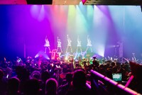 「フューチャーサイダー4thワンマンライブ ～フライングハイ！～」の様子。（撮影：ワタナベタイシ）