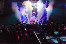 「フューチャーサイダー4thワンマンライブ ～フライングハイ！～」の様子。（撮影：ワタナベタイシ）