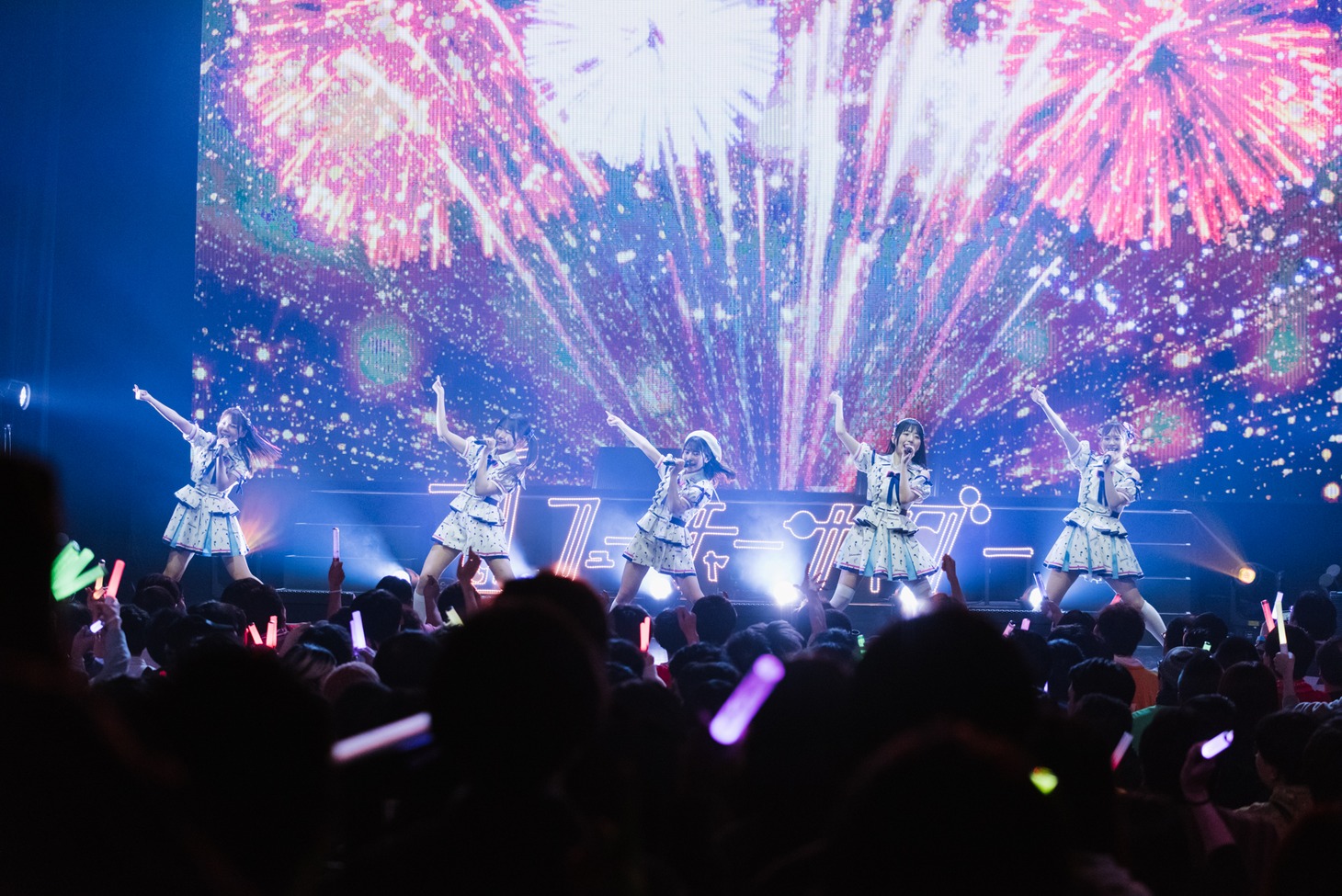 「フューチャーサイダー4thワンマンライブ ～フライングハイ！～」の様子。（撮影：ワタナベタイシ）