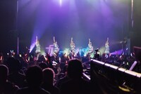 「フューチャーサイダー4thワンマンライブ ～フライングハイ！～」の様子。（撮影：ワタナベタイシ）