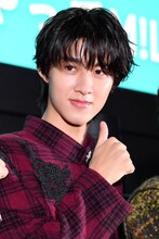 「イイじゃん」ポーズの曽野舜太（M!LK）。