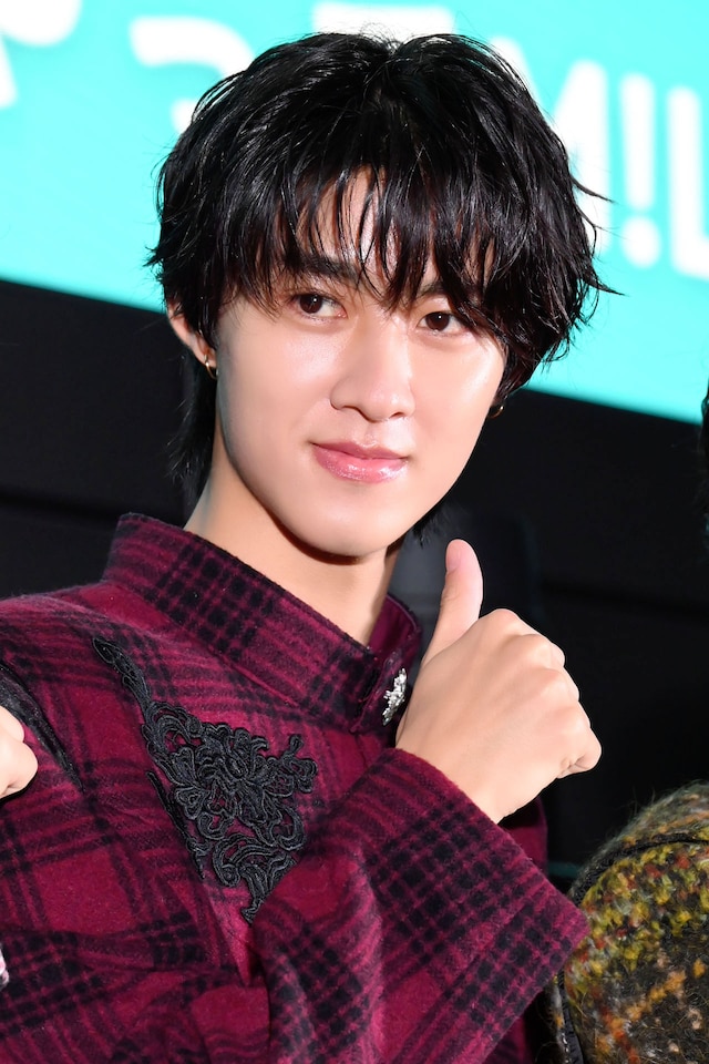 「イイじゃん」ポーズの曽野舜太（M!LK）。