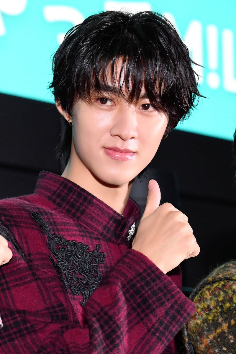 「イイじゃん」ポーズの曽野舜太（M!LK）。