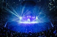 「DUSTCELL LIVE『ONE』at 日本武道館」の様子。（撮影：森好弘）