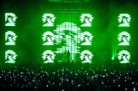 「DUSTCELL LIVE『ONE』at 日本武道館」の様子。（撮影：森好弘）