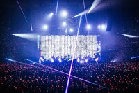 「DUSTCELL LIVE『ONE』at 日本武道館」の様子。（撮影：森好弘）