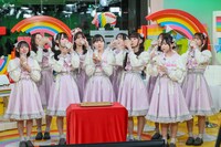 ミルクで乾杯する高嶺のなでしこ。