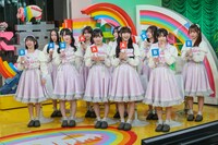 クイズに挑戦する高嶺のなでしこ。