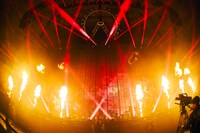 「DUSTCELL LIVE『ONE』at 日本武道館」の様子。（撮影：日吉“JP”純平）