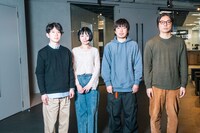 左から壷阪健登（soraya）、石川紅奈（soraya）、吉田靖直（トリプルファイヤー）、鳥居真道（トリプルファイヤー）。