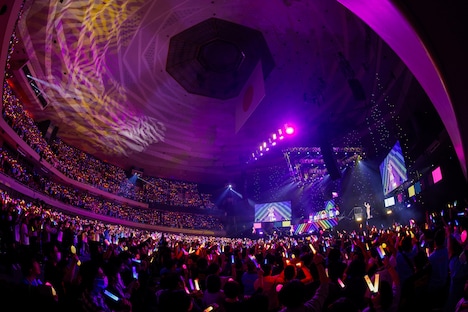 「LAWSON presents TrySail 10周年出航ライブ “FlagShip” in 日本武道館」東京・日本武道館公演の様子。