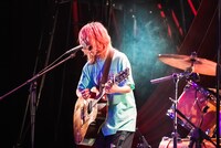 鈴木実貴子（Vo, G）