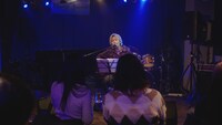 「ライブマニア」よりかやゆー（ヤングスキニー）。