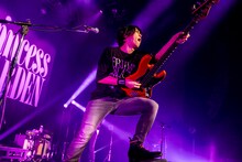 田淵智也（B）（Photo by Viola Kam［V'z Twinkle］）