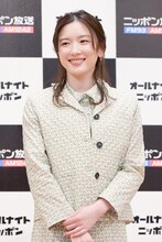 ほほえむ永野芽郁。