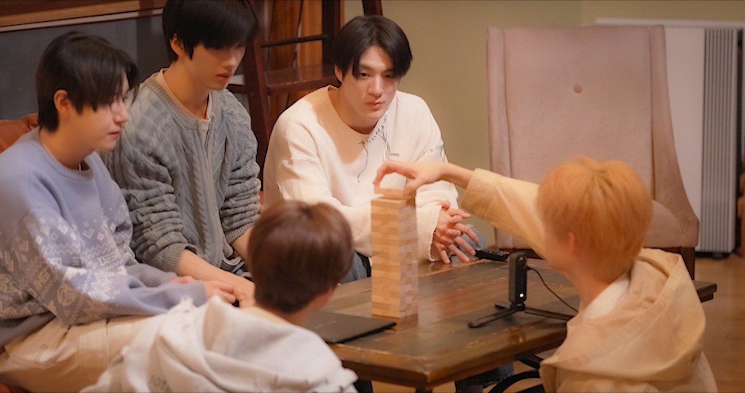 「3 hours Trip」より。