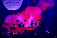 WONのステージの様子。（撮影：横山マサト）