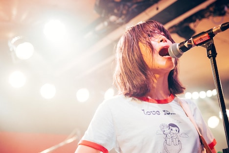 しおきち（B, Vo）（Photo by toya［@__tpwbo］）