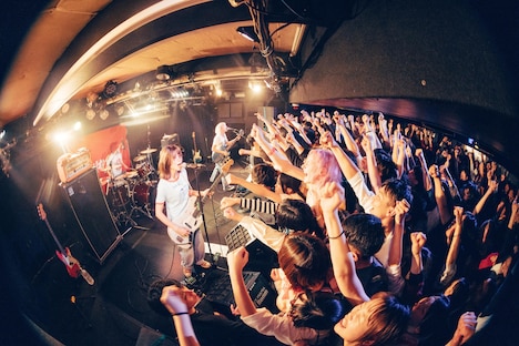 炙りなタウン（Photo by toya［@__tpwbo］）