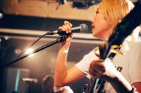 ゆきなり（G, Vo）（Photo by toya［@__tpwbo］）
