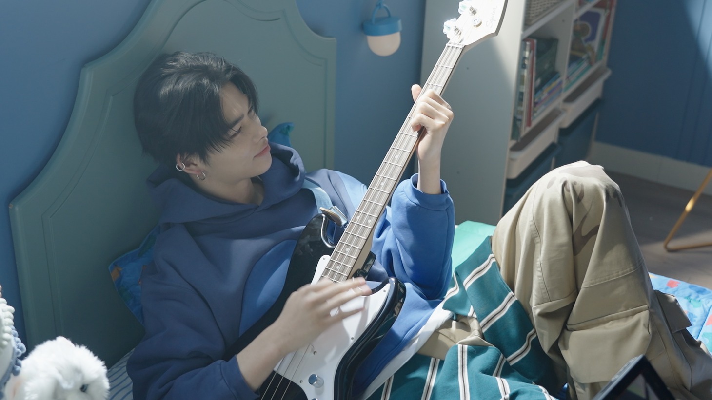 「みんなを生きるな。自分を生きよう。2025」編より。