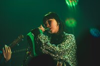 コモノサヤ（Vo, G / Nagakumo）（Photo by serica）