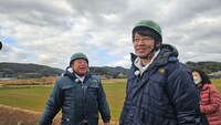 出川哲朗と小宮浩信（三四郎）。©︎テレ東