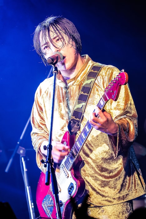 下川リヲ(Vo, G)(撮影:森好弘)