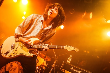 キョウスケ(G / ex. 爆弾ジョニー)(撮影:森好弘)