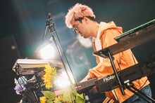 mono（Key）（撮影：真島洸 / Cuon）