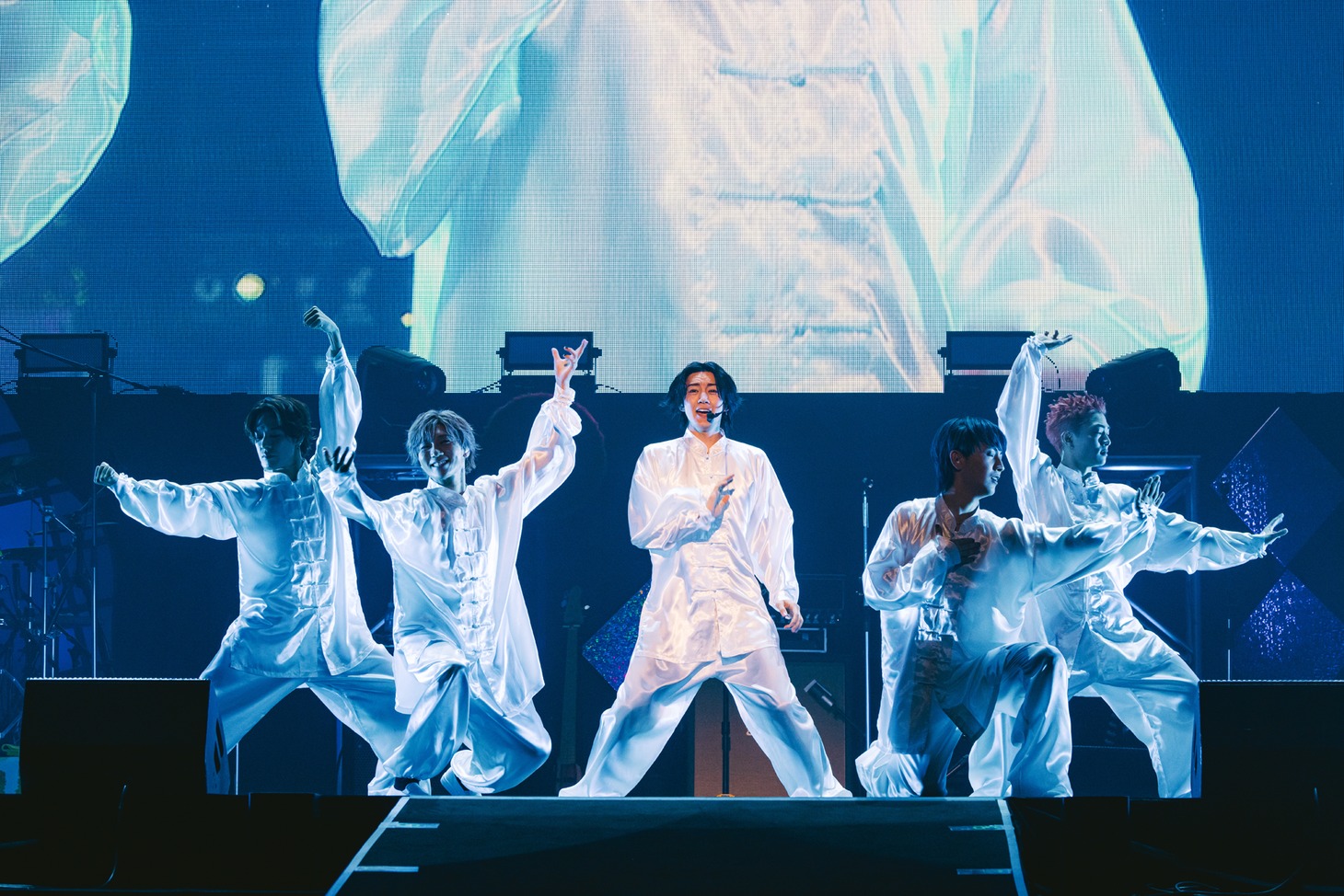 「7ORDER LIVE TOUR 2025 EGG～笑顔で頑張る5人～supported by MXまつり」東京・日本武道館公演の様子。