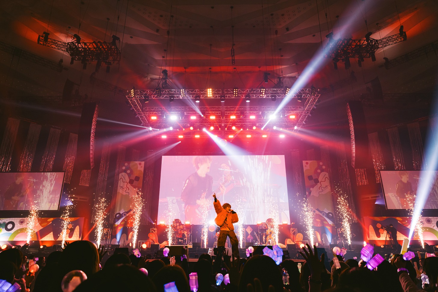 「7ORDER LIVE TOUR 2025 EGG～笑顔で頑張る5人～supported by MXまつり」東京・日本武道館公演の様子。