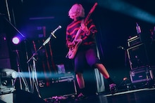 Lily（G, Vo / Chilli Beans.）（撮影：山川哲矢）