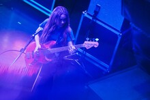 Maika（B, Vo / Chilli Beans.）（撮影：山川哲矢）