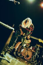 Lily（G, Vo / Chilli Beans.）（撮影：山川哲矢）