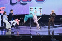 バク転を披露する中谷（マユリカ）。©NHK