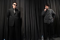 左からACE COOL、鈴木竜也。